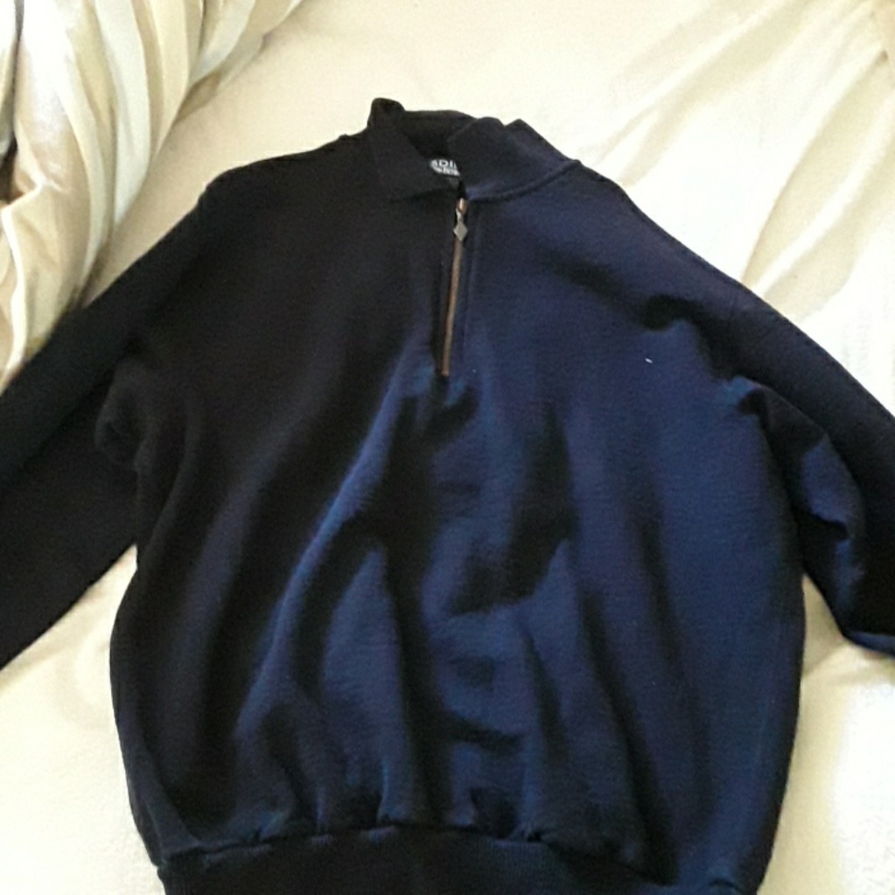 A Black SDI clothing jacket. Unisex